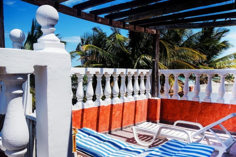 Beachfront Casa Maya Lodge El Cuyo Kültér fotó